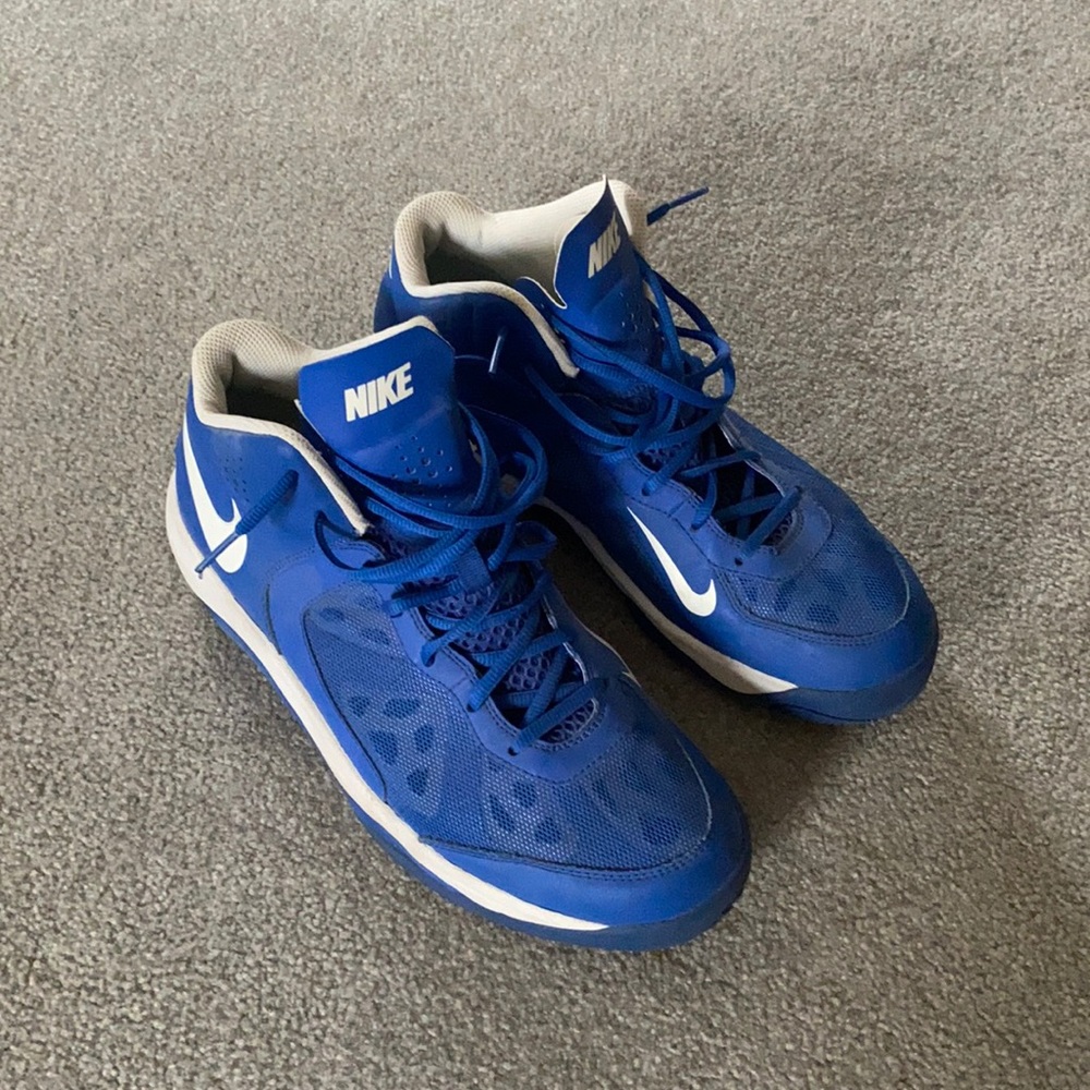 Nike DualFusion basketball shoes 10.5